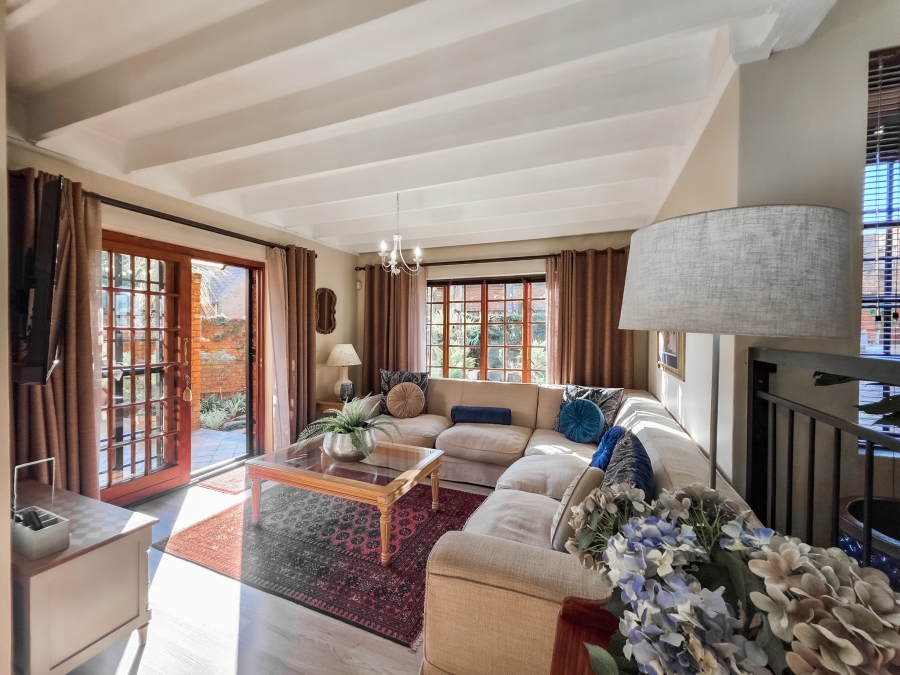 4 Bedroom Property for Sale in Faerie Glen Gauteng