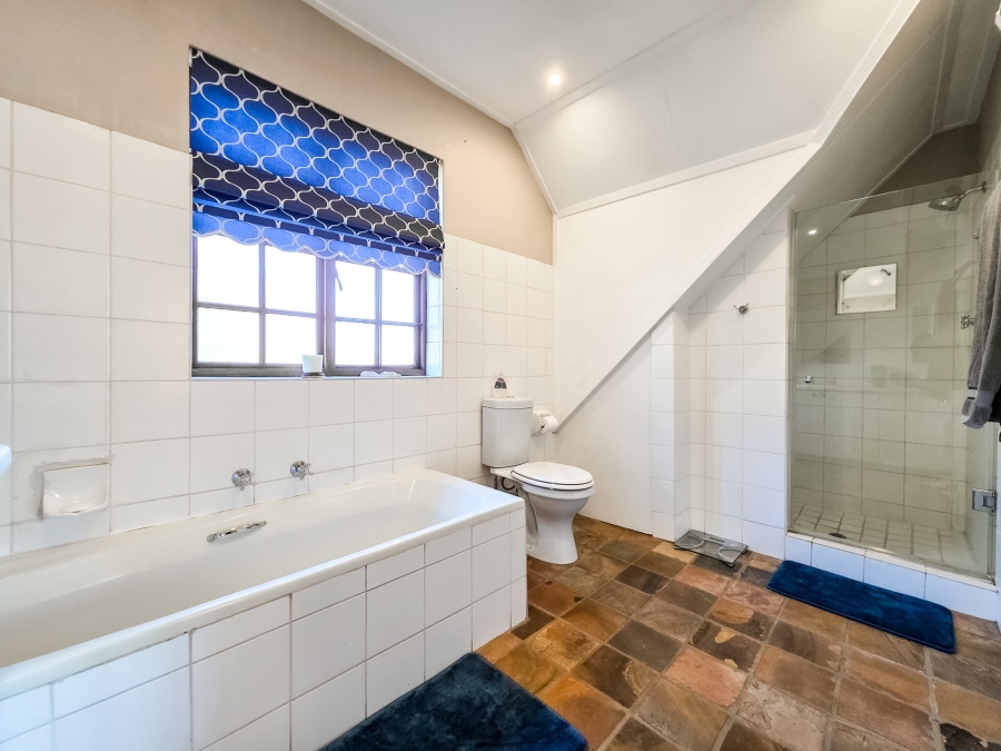 4 Bedroom Property for Sale in Faerie Glen Gauteng