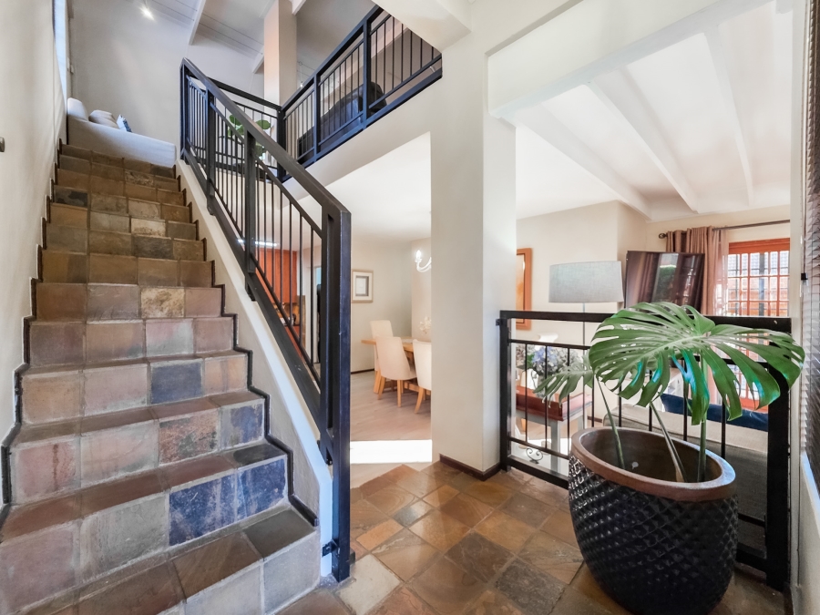 4 Bedroom Property for Sale in Faerie Glen Gauteng