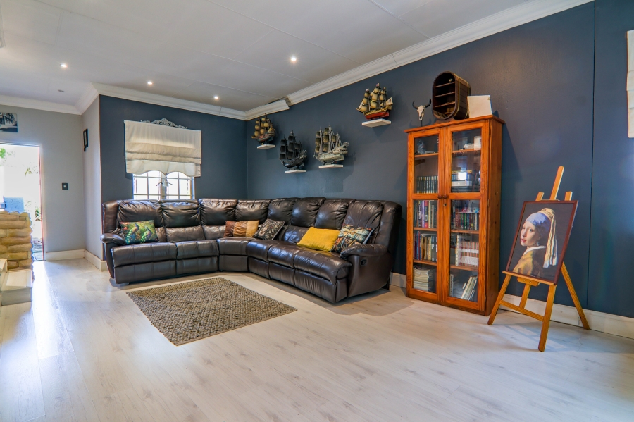 4 Bedroom Property for Sale in Thatchfield Estate Gauteng