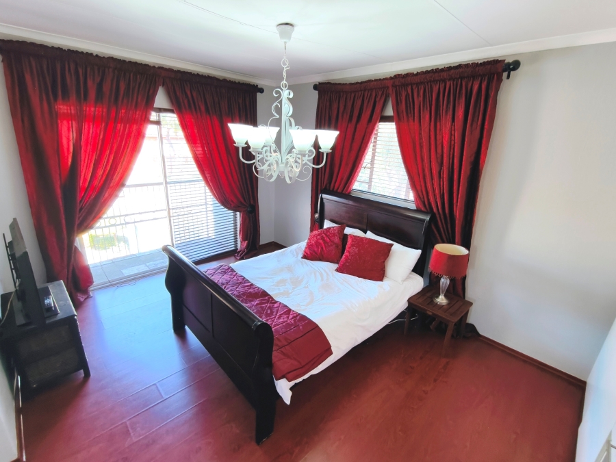 4 Bedroom Property for Sale in Thatchfield Estate Gauteng