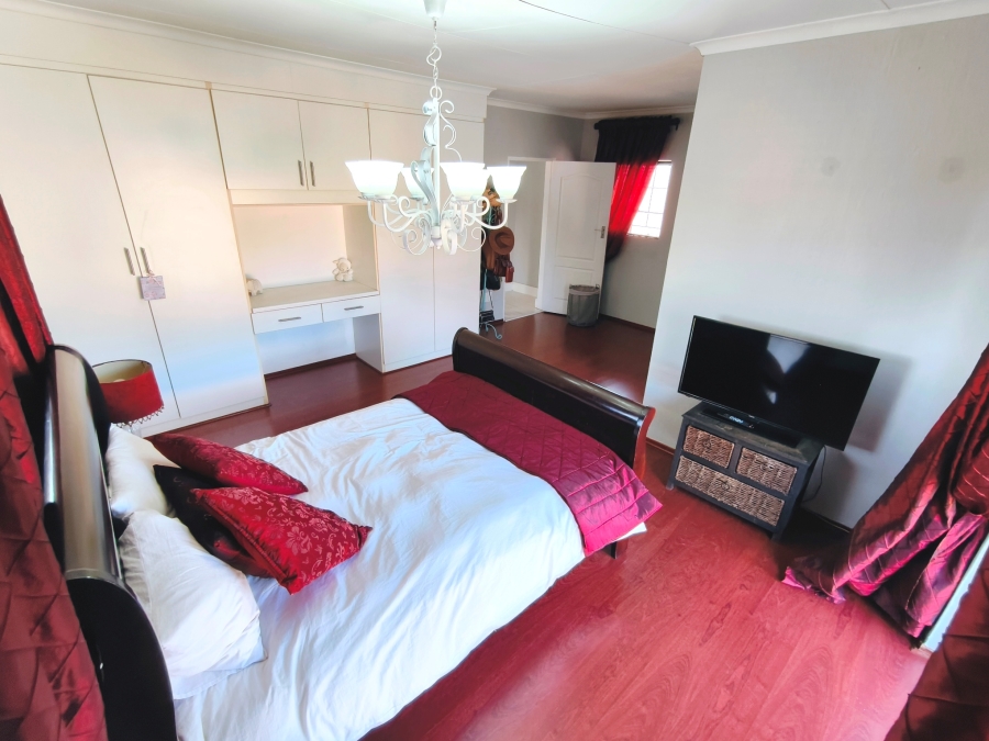 4 Bedroom Property for Sale in Thatchfield Estate Gauteng