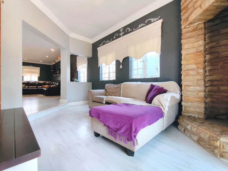 4 Bedroom Property for Sale in Thatchfield Estate Gauteng