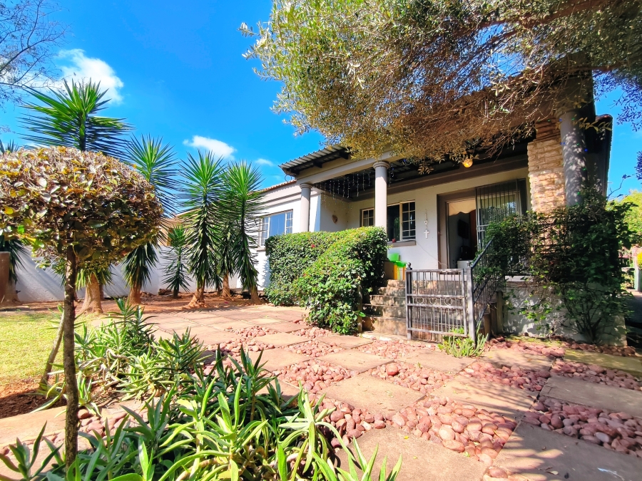 4 Bedroom Property for Sale in Thatchfield Estate Gauteng