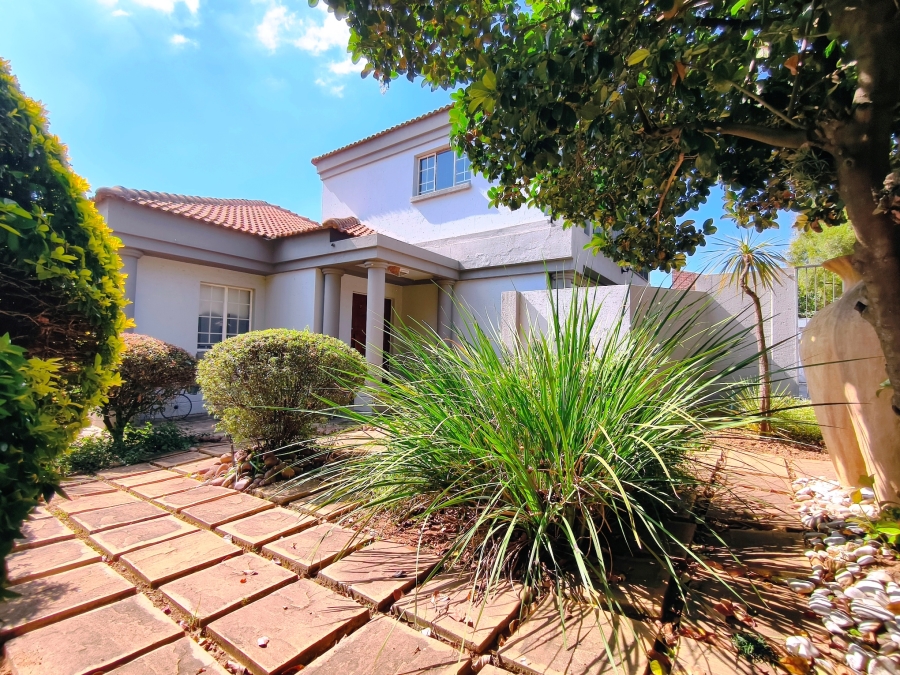 4 Bedroom Property for Sale in Thatchfield Estate Gauteng