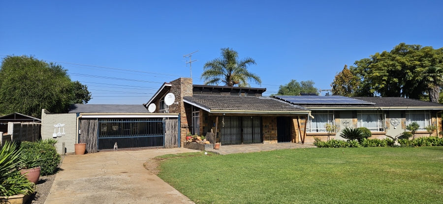 3 Bedroom Property for Sale in Risiville Gauteng