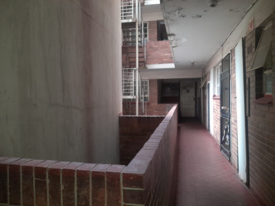 1 Bedroom Property for Sale in Yeoville Gauteng