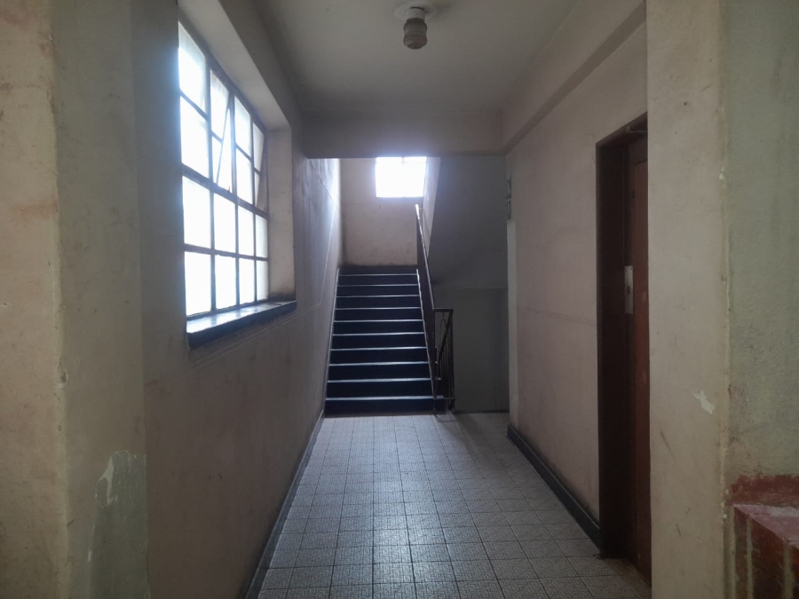 1 Bedroom Property for Sale in Yeoville Gauteng