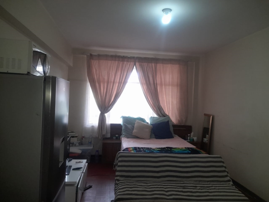 1 Bedroom Property for Sale in Yeoville Gauteng
