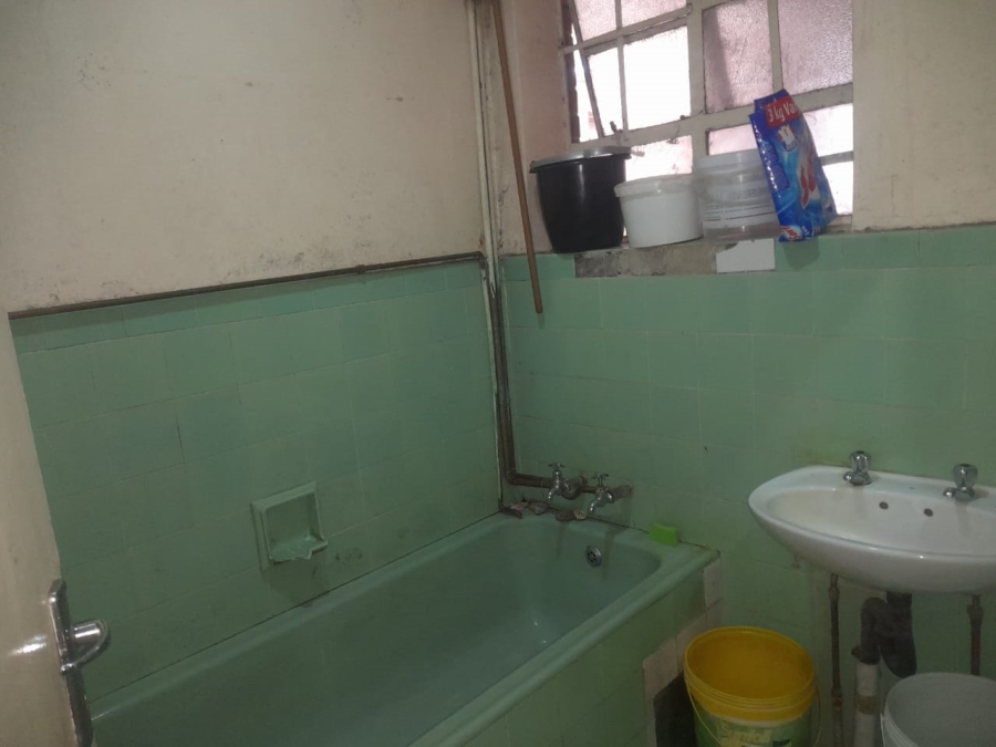 1 Bedroom Property for Sale in Yeoville Gauteng