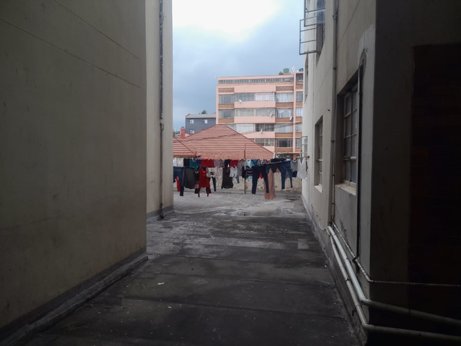 1 Bedroom Property for Sale in Yeoville Gauteng