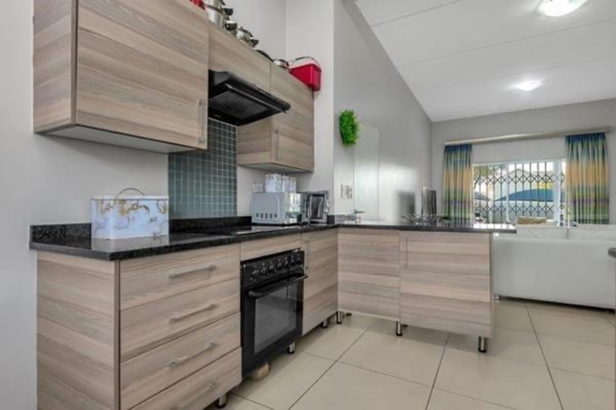 To Let 2 Bedroom Property for Rent in Blue Hills Gauteng