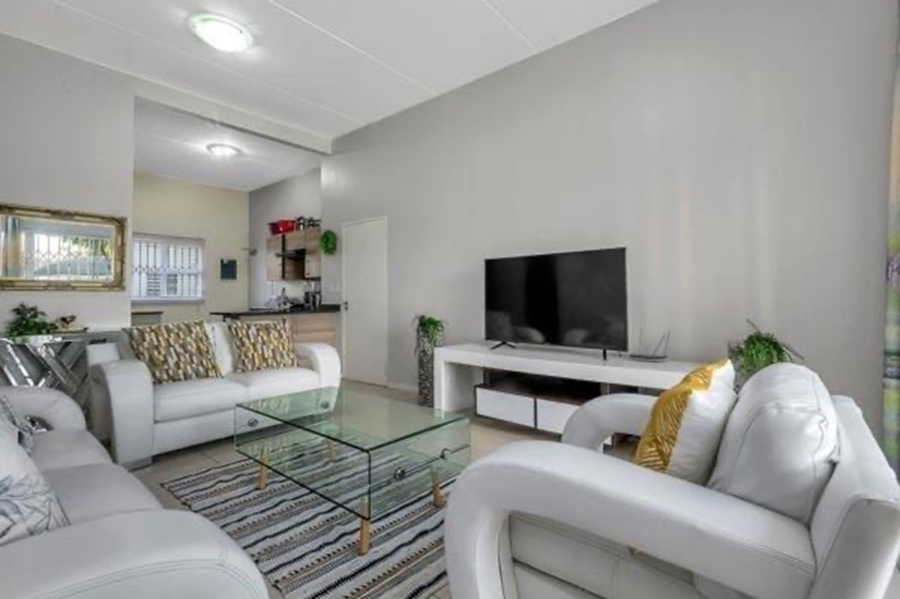 To Let 2 Bedroom Property for Rent in Blue Hills Gauteng