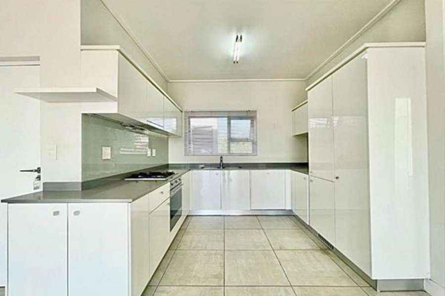 To Let 3 Bedroom Property for Rent in Waterfall Gauteng