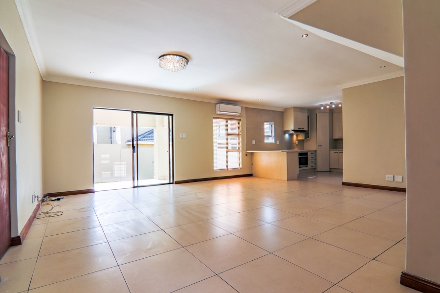 4 Bedroom Property for Sale in Thatchfield Estate Gauteng