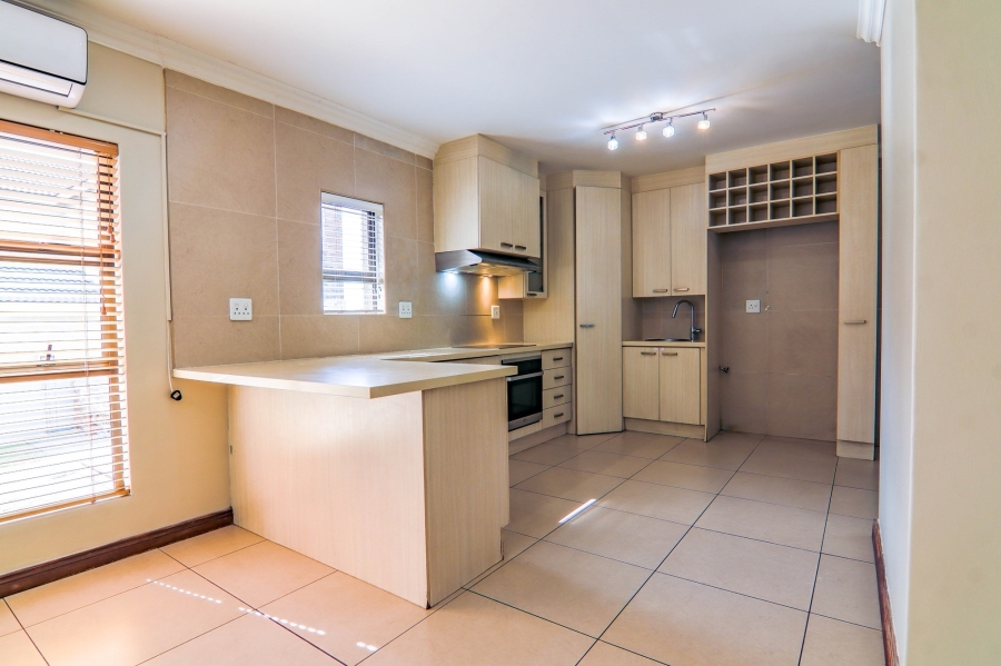 4 Bedroom Property for Sale in Thatchfield Estate Gauteng