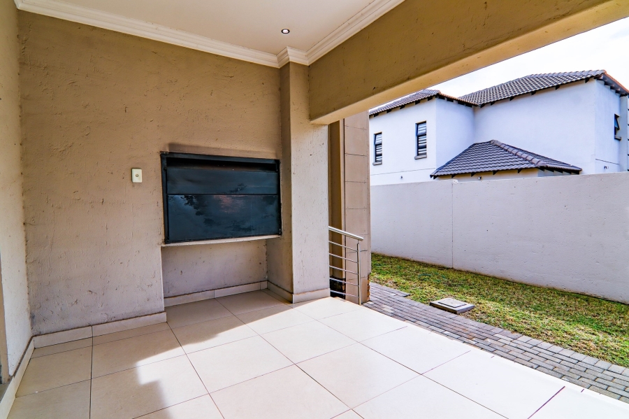 4 Bedroom Property for Sale in Thatchfield Estate Gauteng