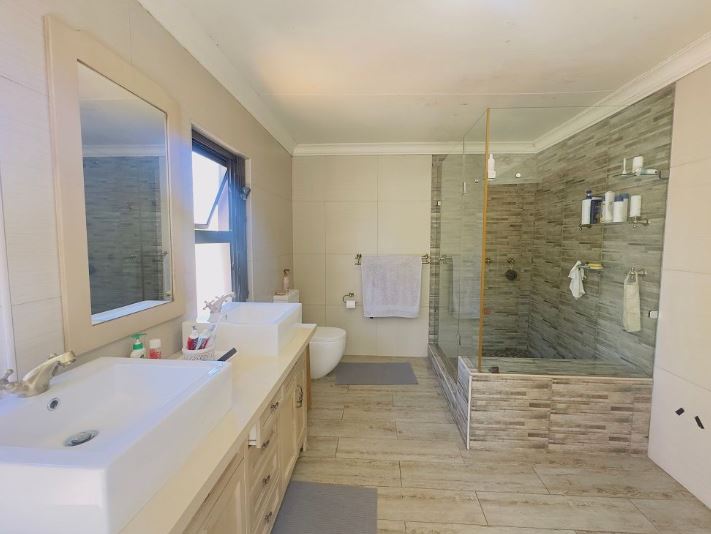 5 Bedroom Property for Sale in Nooitgedacht AH Gauteng