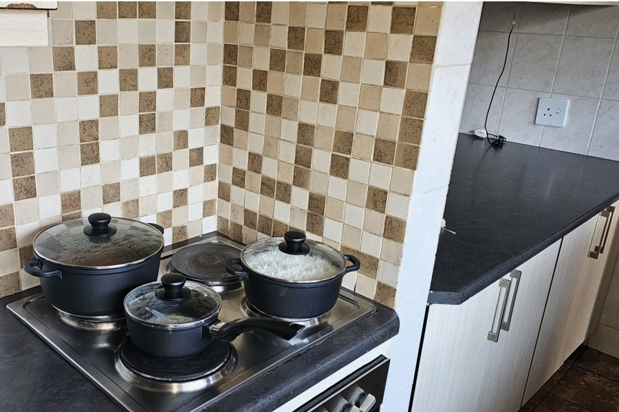 1 Bedroom Property for Sale in Paarlshoop Gauteng