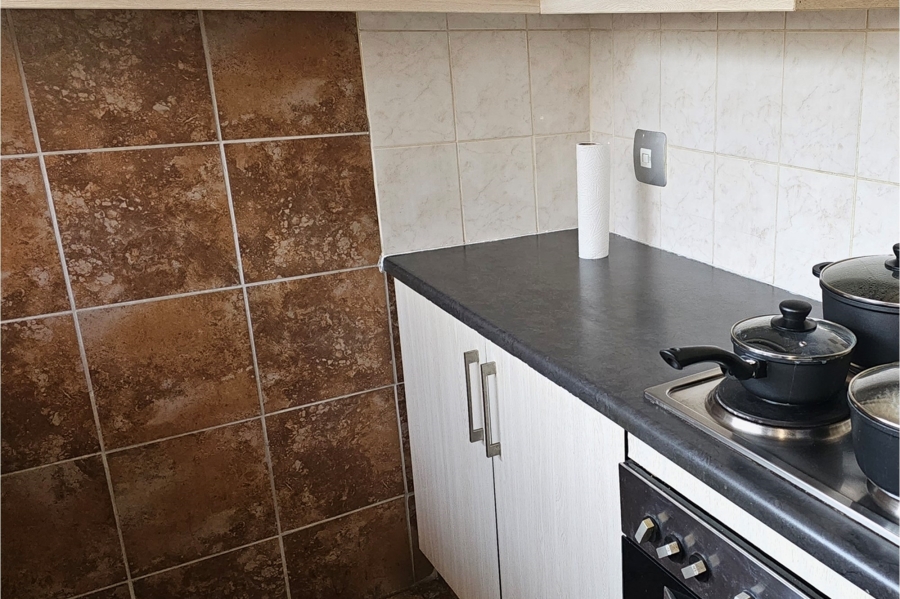 1 Bedroom Property for Sale in Paarlshoop Gauteng
