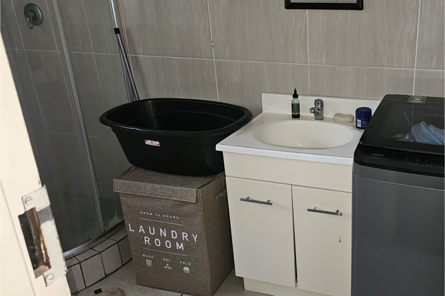 1 Bedroom Property for Sale in Paarlshoop Gauteng