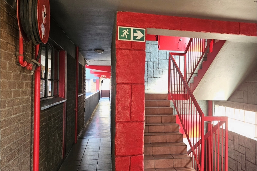 1 Bedroom Property for Sale in Paarlshoop Gauteng