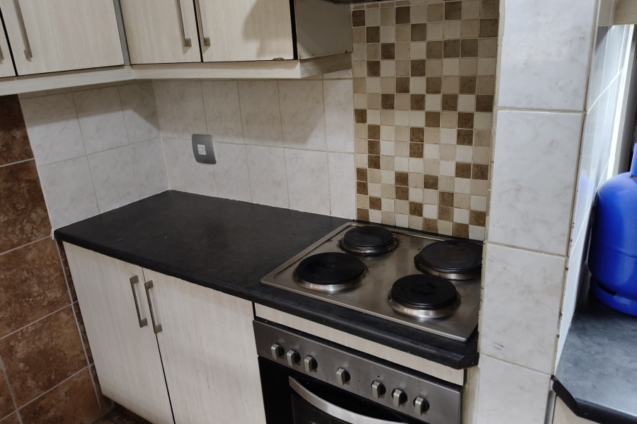 1 Bedroom Property for Sale in Paarlshoop Gauteng