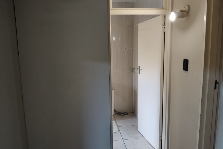 1 Bedroom Property for Sale in Paarlshoop Gauteng
