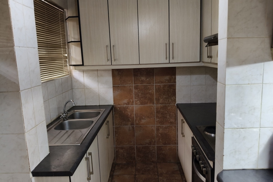 1 Bedroom Property for Sale in Paarlshoop Gauteng