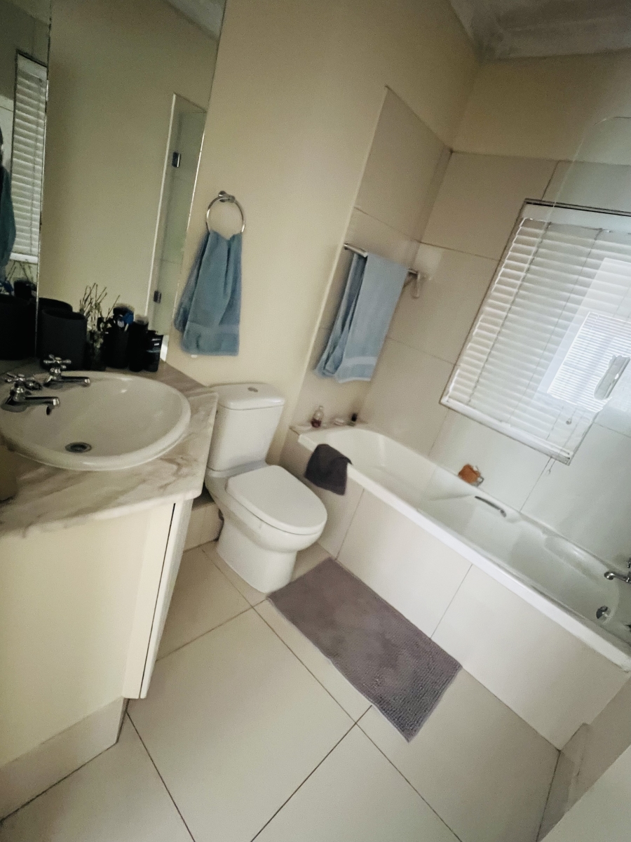1 Bedroom Property for Sale in Dunkeld West Gauteng