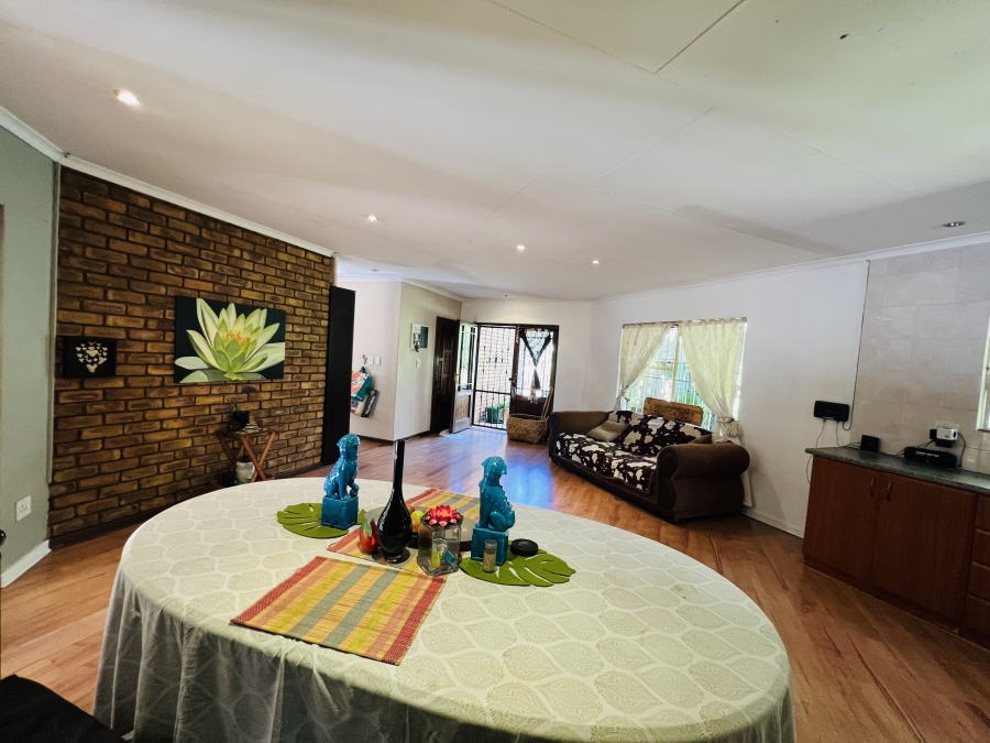 4 Bedroom Property for Sale in Radiokop Gauteng