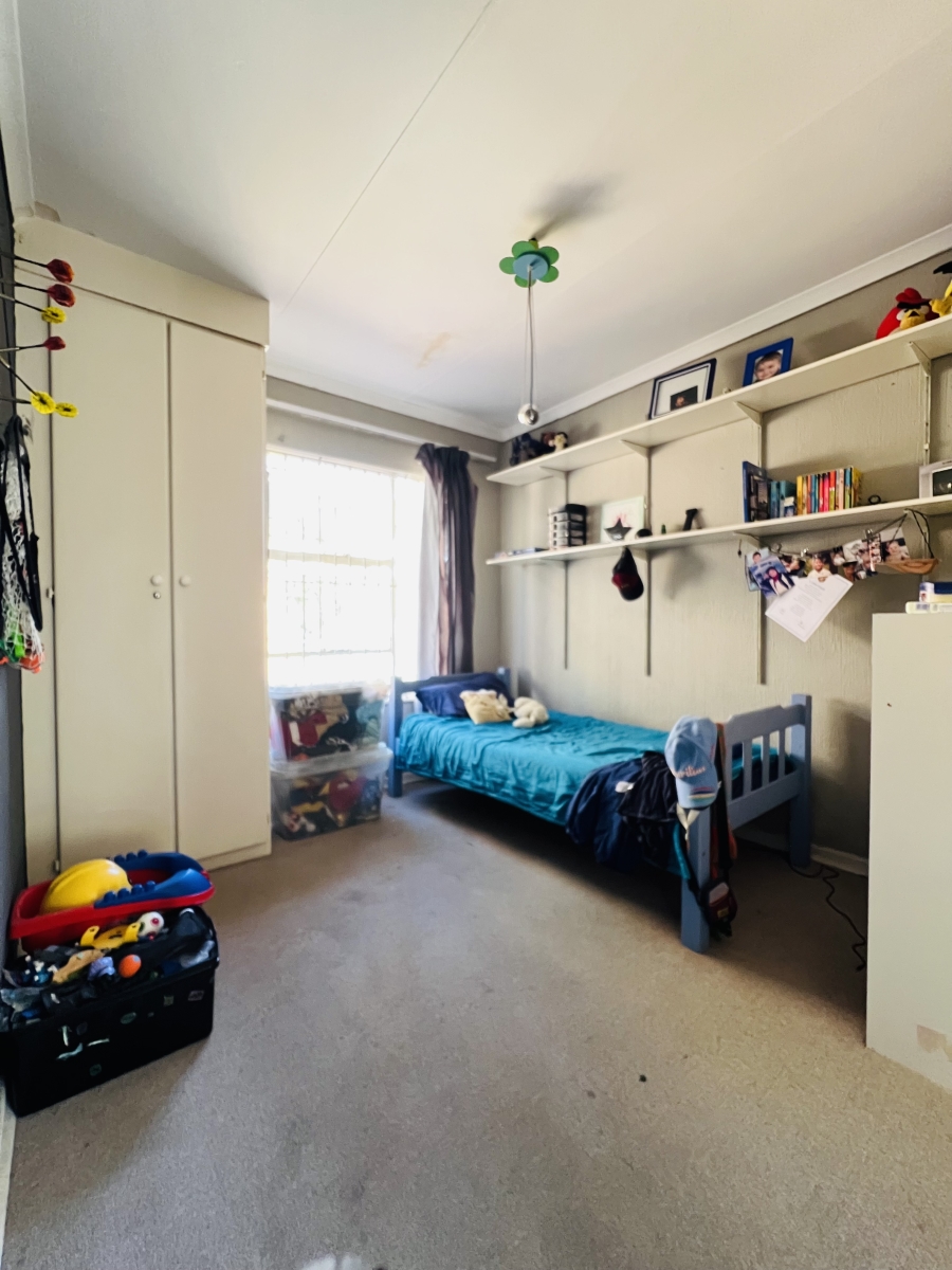 4 Bedroom Property for Sale in Radiokop Gauteng
