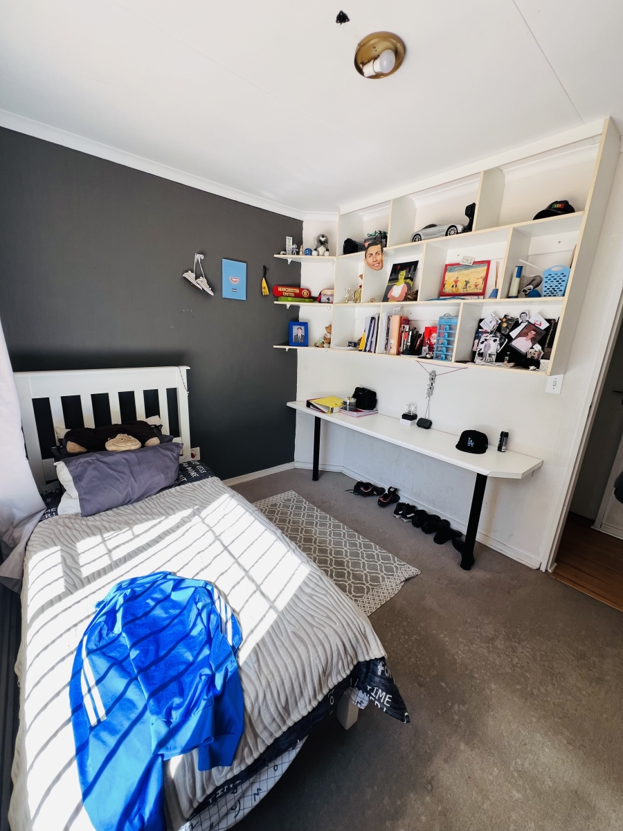 4 Bedroom Property for Sale in Radiokop Gauteng