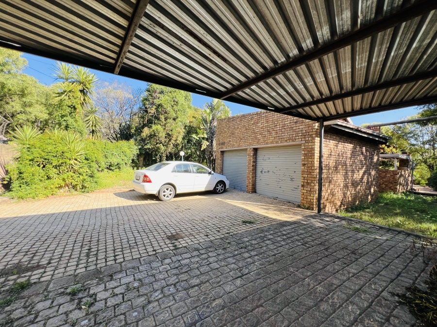4 Bedroom Property for Sale in Radiokop Gauteng