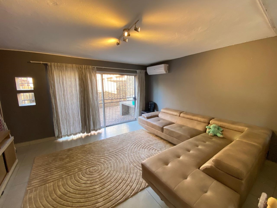 2 Bedroom Property for Sale in Gezina Gauteng