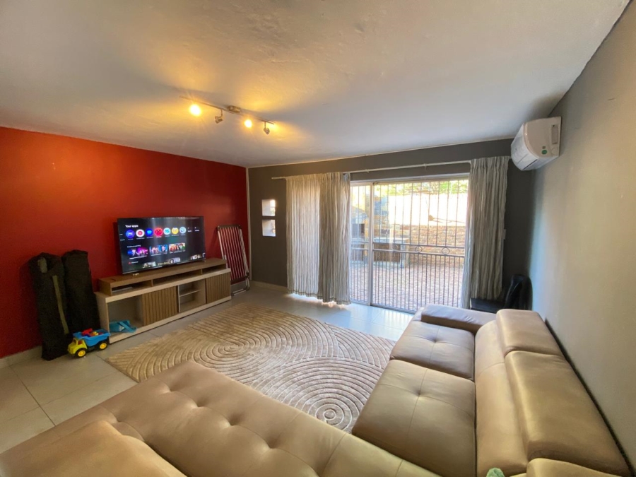 2 Bedroom Property for Sale in Gezina Gauteng