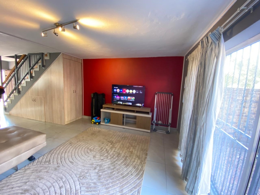 2 Bedroom Property for Sale in Gezina Gauteng