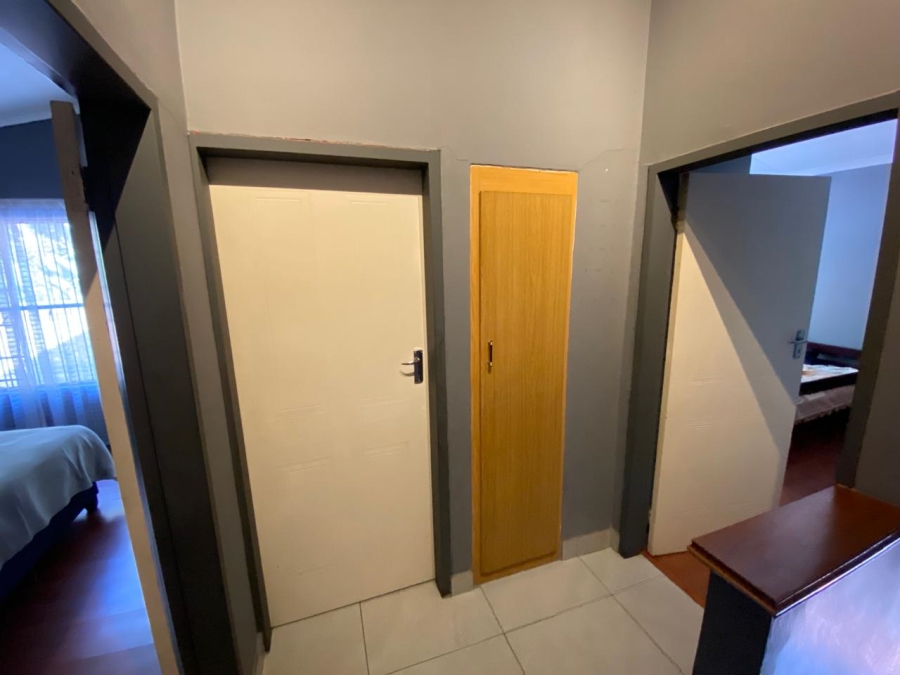 2 Bedroom Property for Sale in Gezina Gauteng