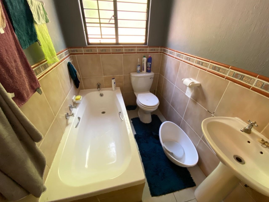 2 Bedroom Property for Sale in Gezina Gauteng