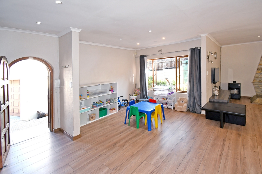 3 Bedroom Property for Sale in Olivedale Gauteng