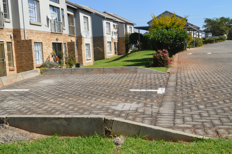 To Let 2 Bedroom Property for Rent in Sugar Bush Estate Gauteng