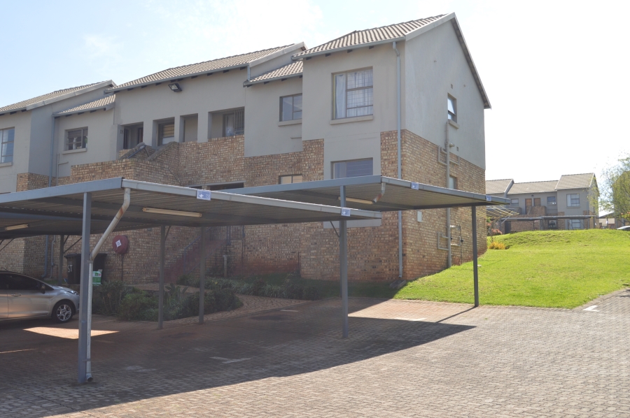 To Let 2 Bedroom Property for Rent in Sugar Bush Estate Gauteng
