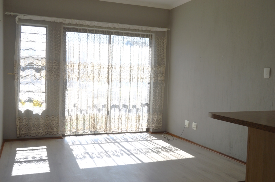 To Let 2 Bedroom Property for Rent in Sugar Bush Estate Gauteng