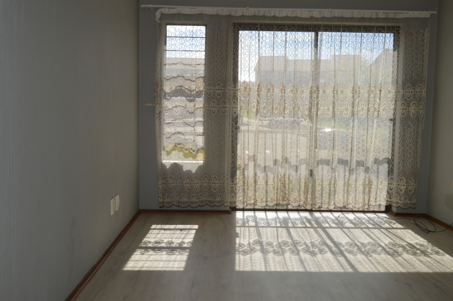To Let 2 Bedroom Property for Rent in Sugar Bush Estate Gauteng