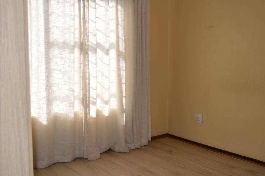 To Let 2 Bedroom Property for Rent in Sugar Bush Estate Gauteng