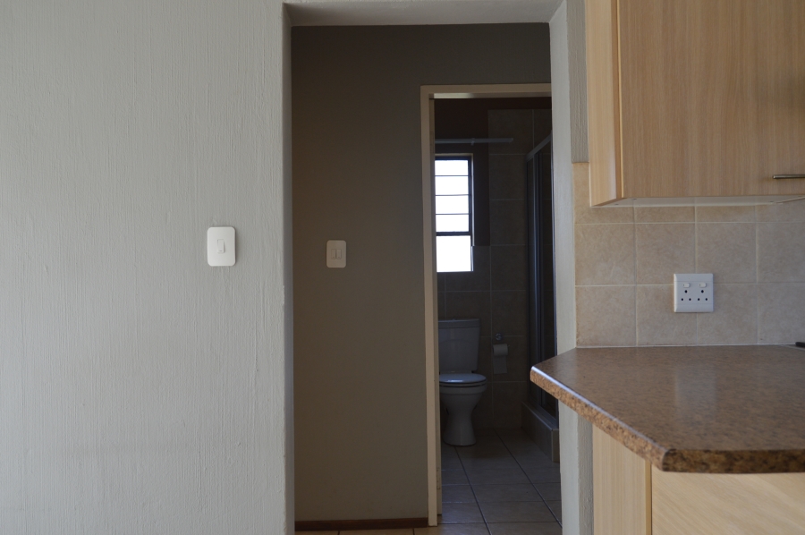 To Let 2 Bedroom Property for Rent in Sugar Bush Estate Gauteng