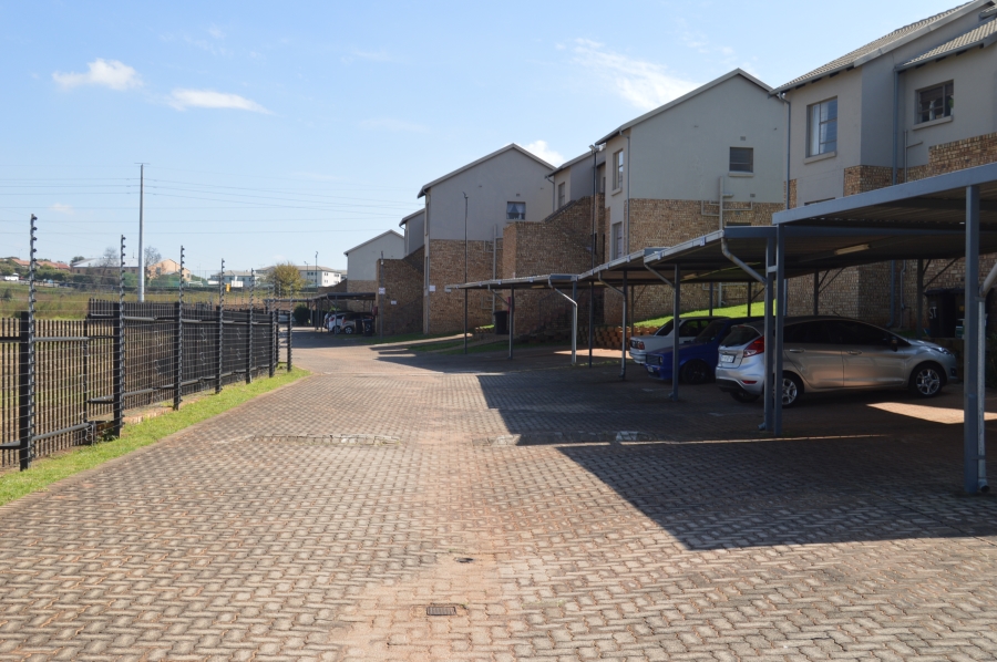 To Let 2 Bedroom Property for Rent in Sugar Bush Estate Gauteng