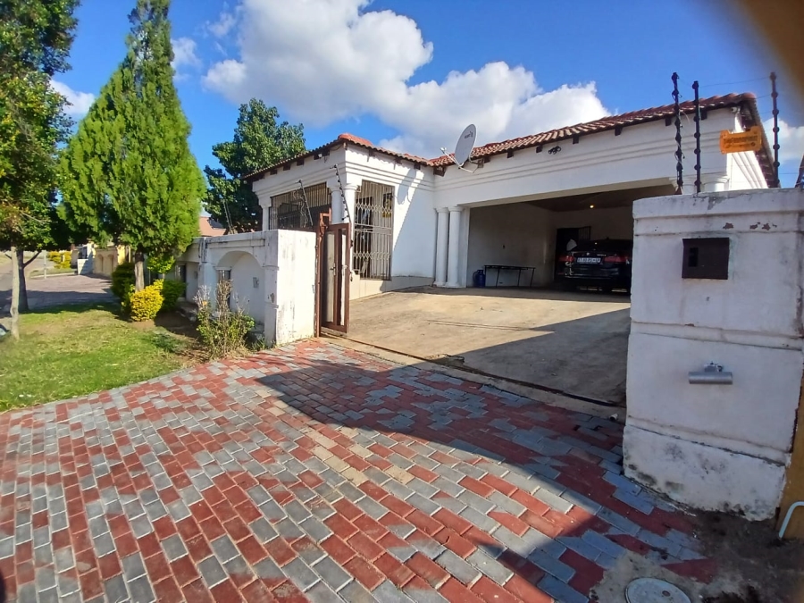 4 Bedroom Property for Sale in Soshanguve S Gauteng