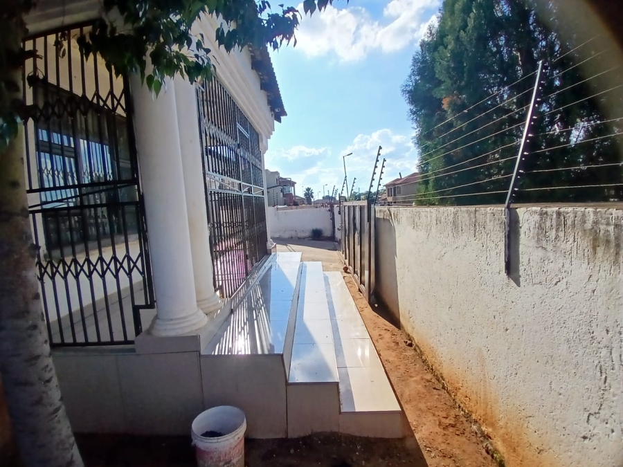 4 Bedroom Property for Sale in Soshanguve S Gauteng