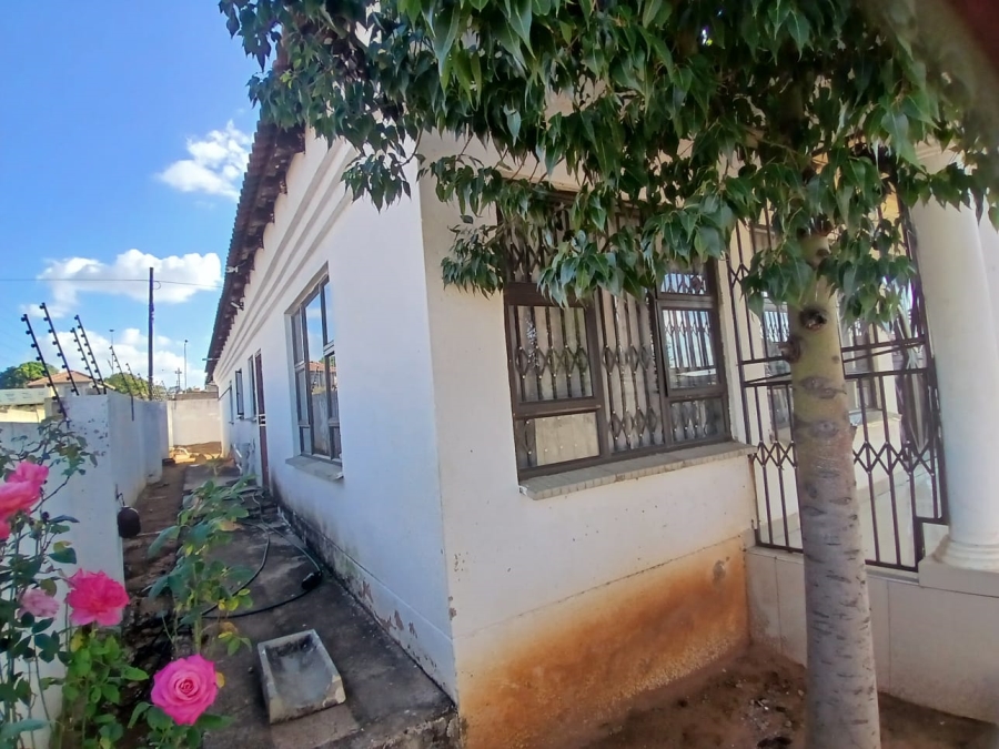 4 Bedroom Property for Sale in Soshanguve S Gauteng
